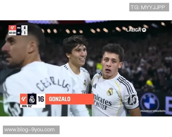 弗洛伦蒂诺与贡萨洛合影庆祝帽子戏法展现球队团结精神 弗洛伦蒂诺与贡萨洛合影庆祝帽子戏法展现球队团结精神